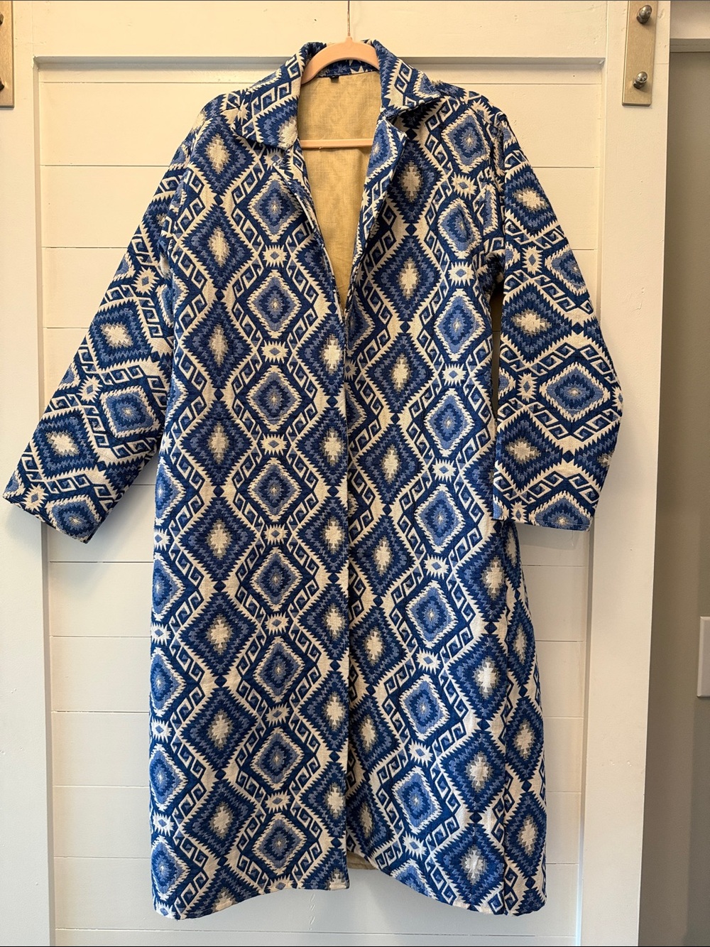 Women's Blue & White Patterned Trench Coat - Classic Geometric Design